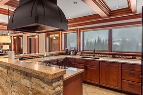 Exclusive 4 Bedroom Ski in, Ski out Vacation Rental With Hot Tubs and 