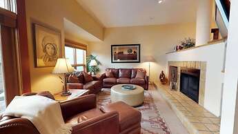Gold-rated 3 Bedroom Condo Near Grand Hyatt Vail and Chair Lift 20