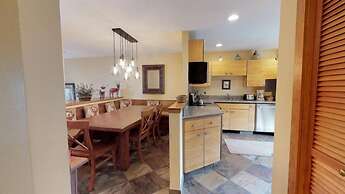 Gold-rated 3 Bedroom Condo Near Grand Hyatt Vail and Chair Lift 20