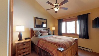 Gold-rated 3 Bedroom Condo Near Grand Hyatt Vail and Chair Lift 20