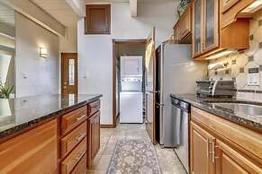 Exclusive 2 Bedroom Mountain Vacation Rental in the Heart of Downtown 