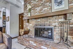 Exclusive 2 Bedroom Mountain Vacation Rental in the Heart of Downtown 