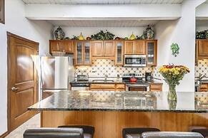 Exclusive 2 Bedroom Mountain Vacation Rental in the Heart of Downtown 