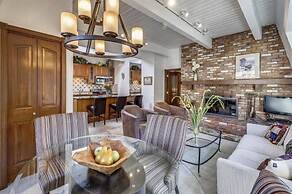 Exclusive 2 Bedroom Mountain Vacation Rental in the Heart of Downtown 