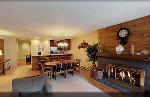 1 Bedroom Boutique Resort Condo With Hot Tub Access and Within Walking