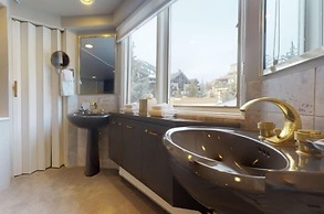 1 Bedroom Boutique Resort Condo With Hot Tub Access and Within Walking