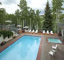 Comfortable and Convenient Ski In, Ski Out 4 Bedroom Condo in Snowmass