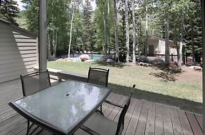Luxury One Bedroom Condo in Cascade Village at the Base of Chair Lift 