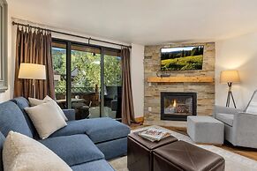 Luxury 1 Bedroom Mountain Vacation Rental, 100 Yards to Gondola in Lio