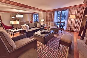 Luxury 2 Bedroom Residence at The St Regis Residence Club in Downtown 