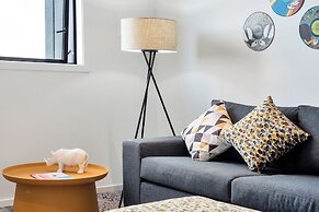 Roomie Apartment Hotel