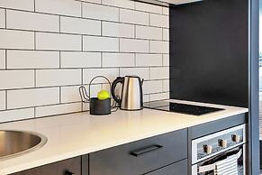 Roomie Apartment Hotel