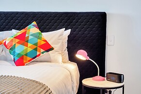 Roomie Apartment Hotel