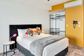 Roomie Apartment Hotel
