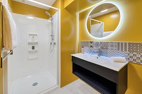 Roomie Apartment Hotel