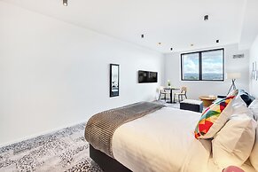 Roomie Apartment Hotel