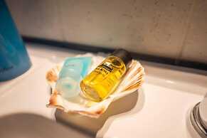 Santorious Spacious Apartment