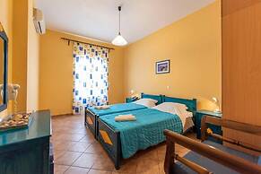 Santorious Spacious Apartment