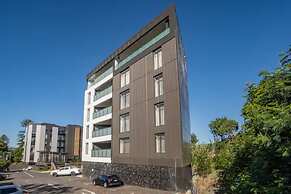 Premium Brand New Central Apt - Carpark