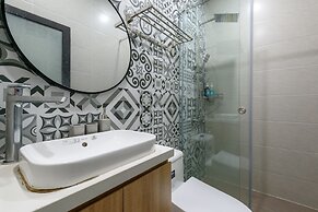 Cozrum Homes - Graceful Corner