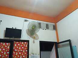 SPOT ON 91343 Kartika Guest House SyariahNearPantai Stres