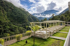 Bhotekoshi Heli Resort and Spa