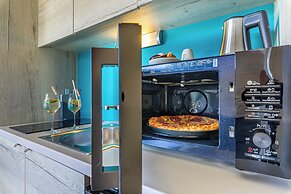 Rooftop Home With Whirlpool & Sauna