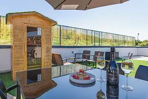 Rooftop Home With Whirlpool & Sauna