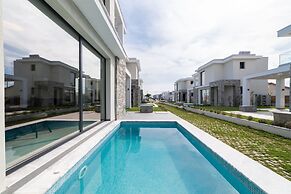 Thalassa & Thalassa Prive Residential Complexes