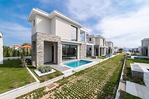 Thalassa & Thalassa Prive Residential Complexes