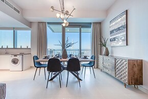 Exclusive Sea View Apartment on the Arabian Gulf