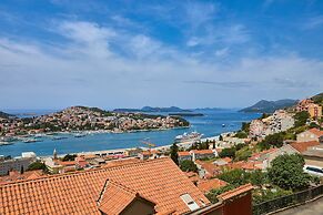 Hedera Estate, Hedera A28