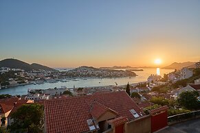 Hedera Estate, Hedera A28