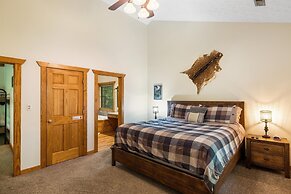 Whitetail Cabin 2 Bedroom Cabin by RedAwning