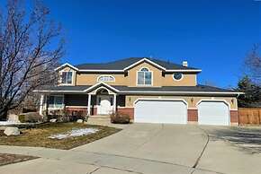 Sweetbriar Home 8 Bedroom Home by RedAwning