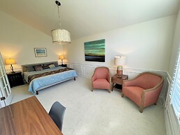 Sweetbriar Home 8 Bedroom Home by RedAwning