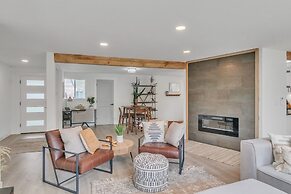 Adorably Renovated Spacious Bungalow 3 Bedroom Bungalow by Redawning