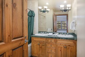 Market Square 306 2 Bedroom Condo by RedAwning