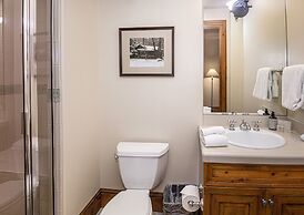 Market Square 306 2 Bedroom Condo by RedAwning