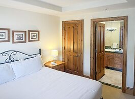 Market Square 306 2 Bedroom Condo by RedAwning