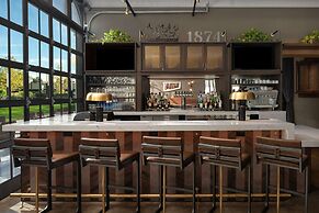 Hotel West & Main Conshohocken Philadelphia, Tapestry Collection