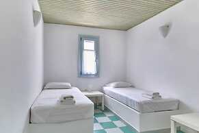 Santa Maria Villa in Paros