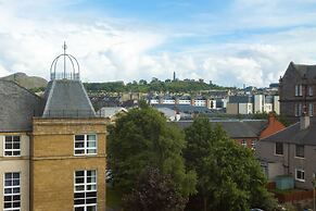 Stylish 2 Bedroom Apartment Near the City Centre