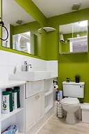 Stylish 2 Bedroom Apartment Near the City Centre