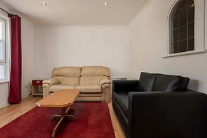 Stylish 2 Bedroom Apartment Near the City Centre