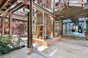 Spacious 1 Bedroom Apartment in Teneriffe, Brisbane