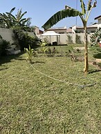 Entire Cozy 2-bedroom House Plus Free Car Use