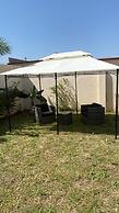 Entire Cozy 2-bedroom House Plus Free Car Use