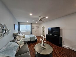 The Pearl Beachside Apartments on Hollywood Beach Broadwalk