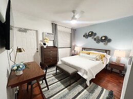 The Pearl Beachside Apartments on Hollywood Beach Broadwalk